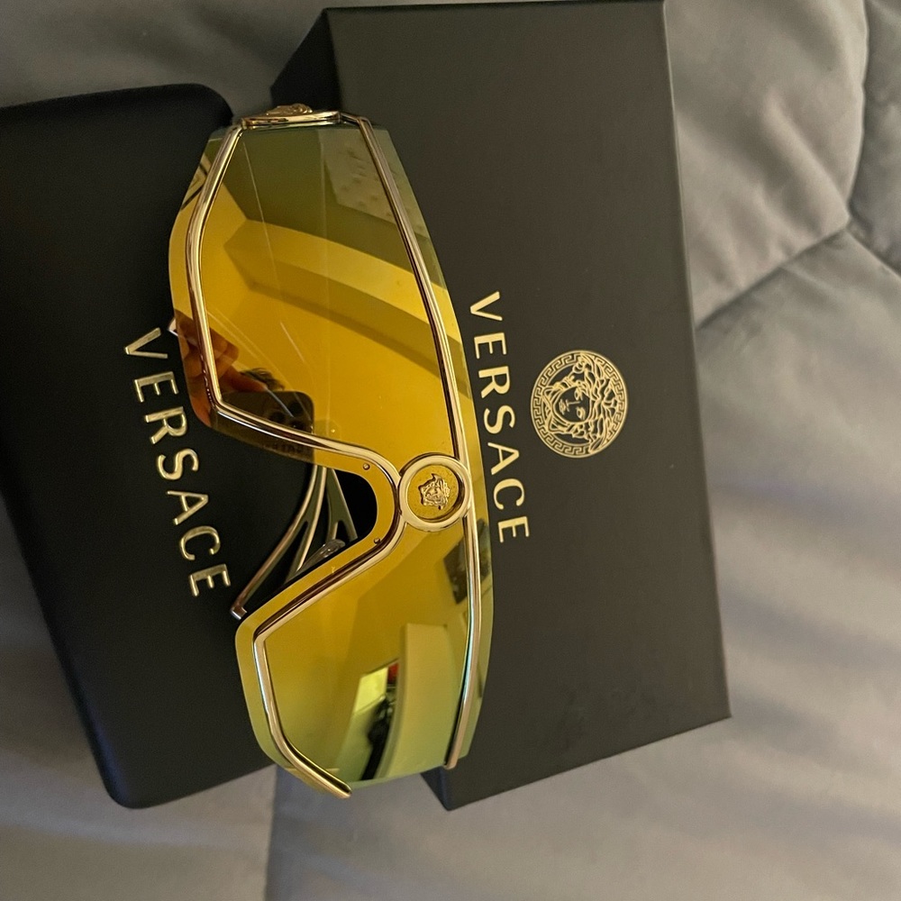 100 real Versace sunglasses